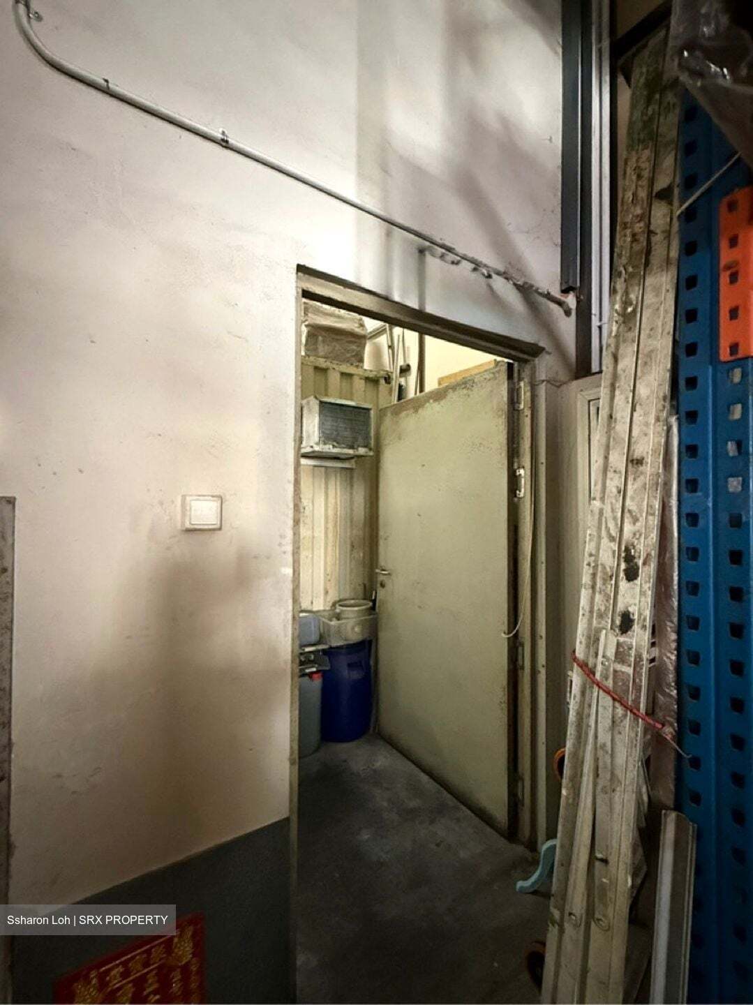 WCEGA Plaza (D23), Warehouse #606852401